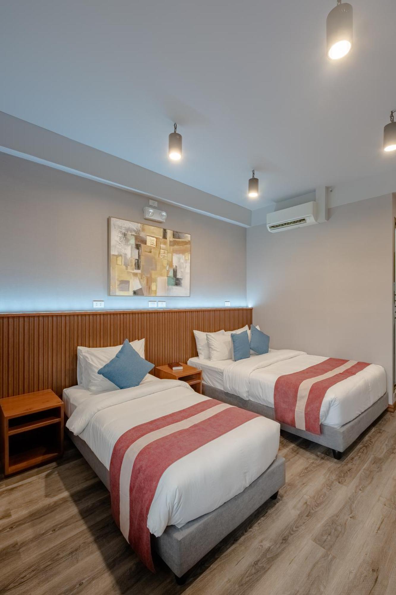 Kekehyu Business Hotel Valencia  Extérieur photo
